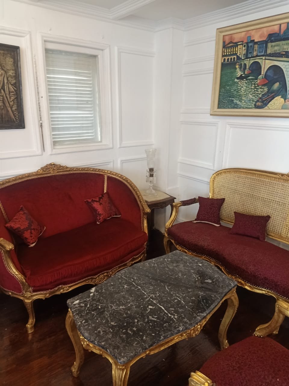 Salon confortable et convivial à bord de la dahabeya Sam