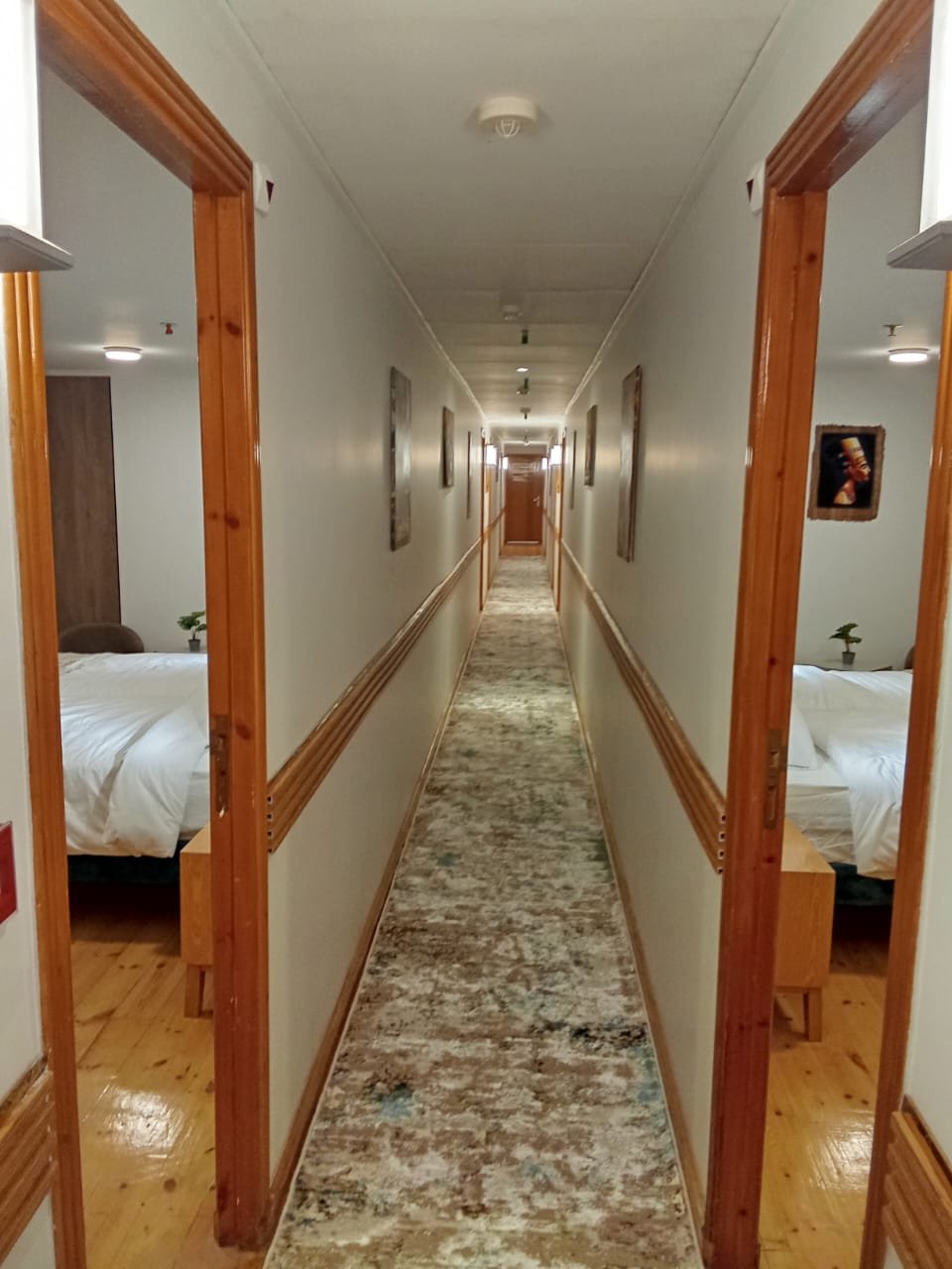Couloir intérieur à bord de l'Étoile d'Égypte